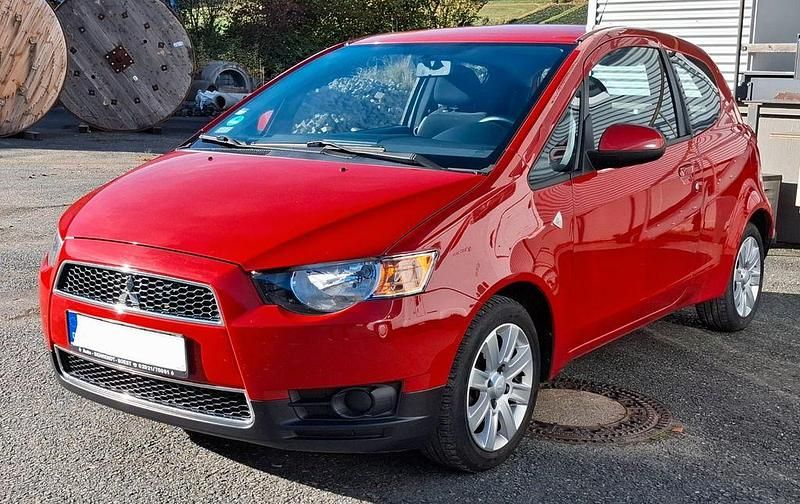 Rot Gebraucht 2011 Mitsubishi Colt Edition Limousine | 3.250 € (Fairer Preis) - Bild 1/4