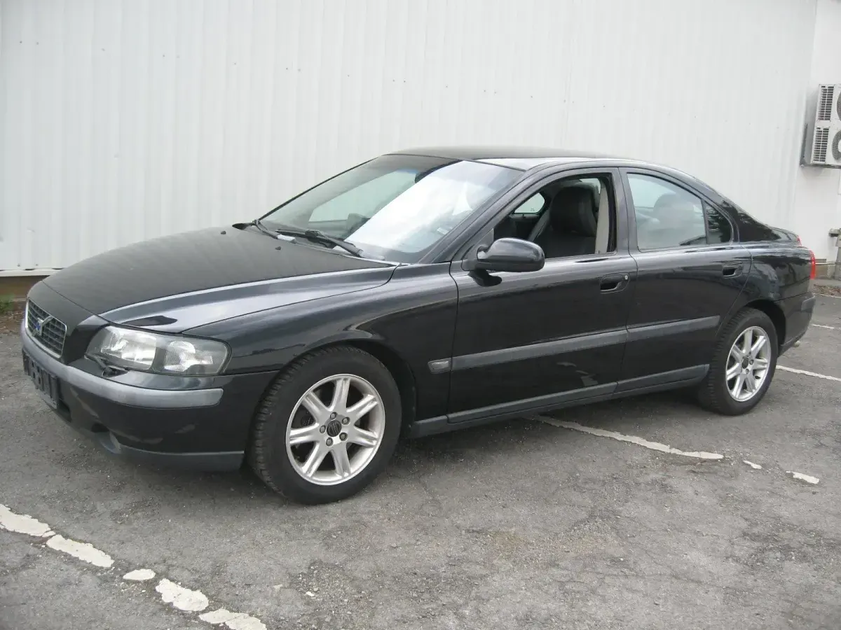 Second-hand Volvo S60 250 CP (183 kW) 2002 Negru Berlinǎ