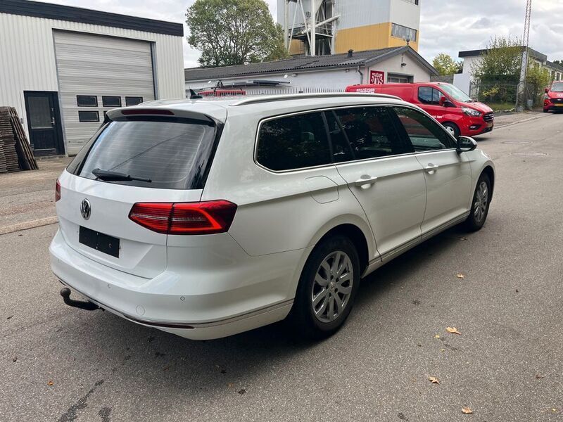 Gebraucht VW Passat Highline 179 PS (131 kW) 2015 Weiß Kombi