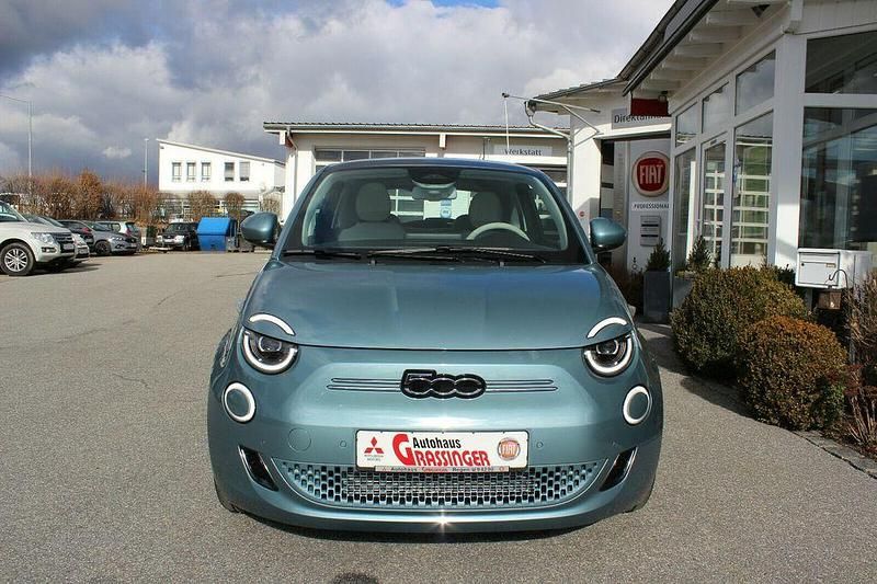 Gebraucht Fiat 500e La Prima 86 kW (118 PS) 2022 Blau Limousine