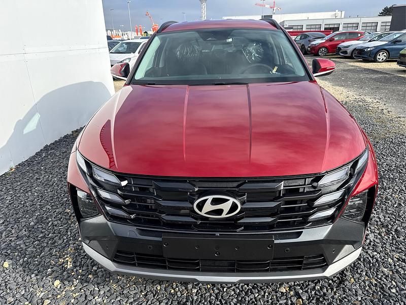 Neu Hyundai Tucson Style 160 PS (117 kW) 2025 Engine red jhr SUV
