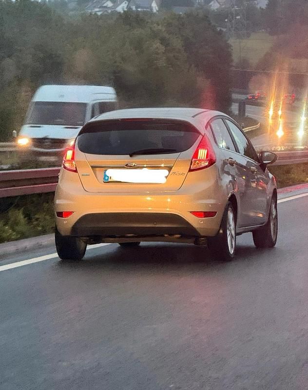 Beige Gebraucht 2017 Ford Fiesta Limousine | 5.000 € (Guter Preis) - Bild 1/4