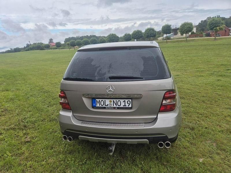 Gebraucht Mercedes ML500 306 PS (225 kW) 2005 Beige SUV