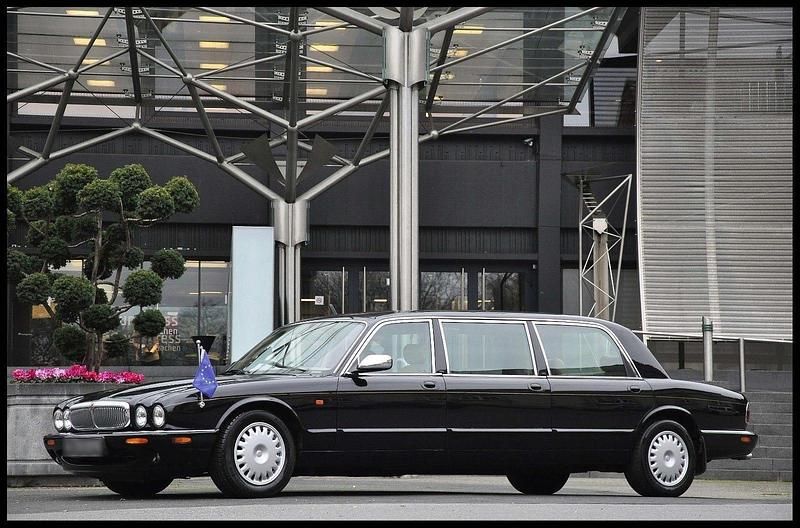 Second-hand Jaguar X-type 250 CP (183 kW) 2000 Negru Berlinǎ