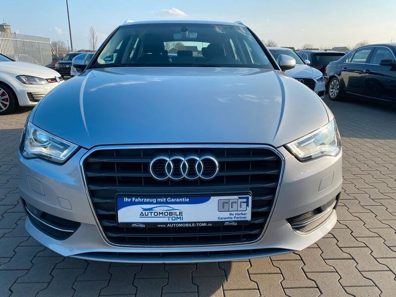 Silber Gebraucht 2016 Audi A3 Sportback Attraction Limousine | 14.499 € (Guter Preis) - Bild 1/4
