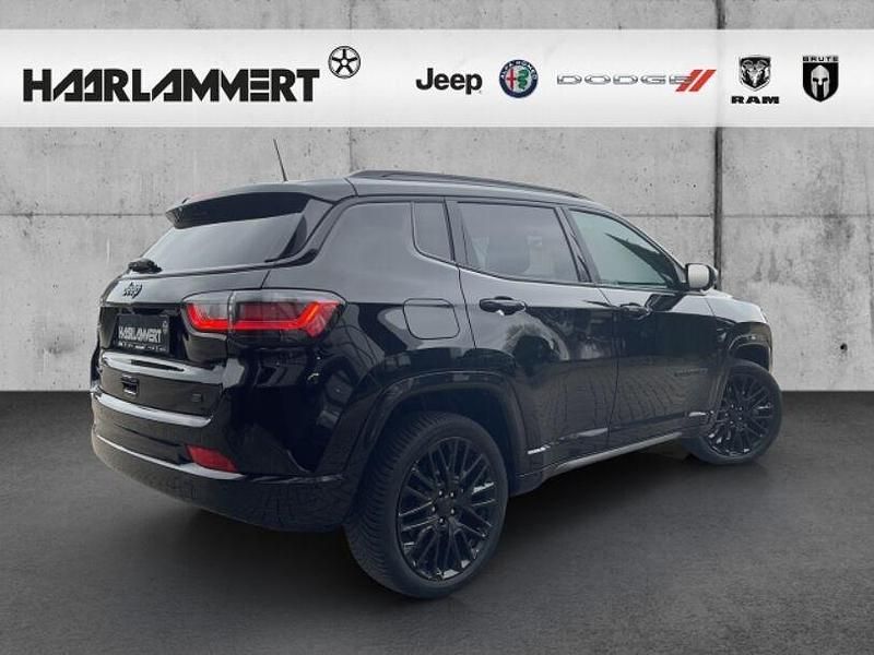 Gebraucht Jeep Compass 241 PS (177 kW) 2022 Schwarz SUV