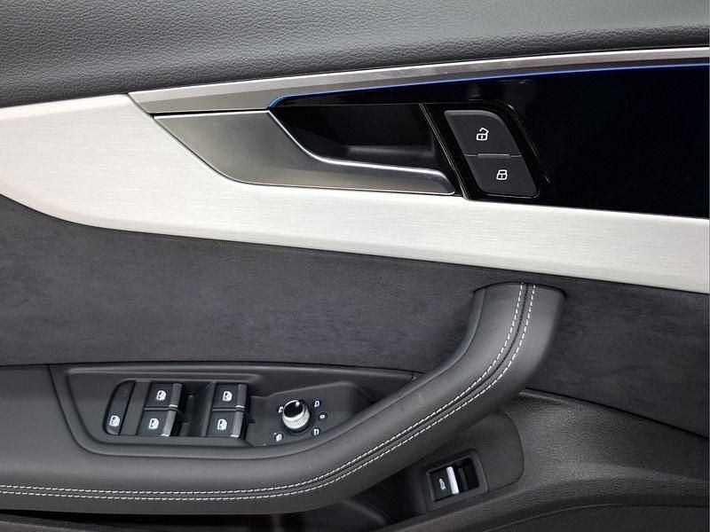 Gebraucht Audi A4 204 PS (150 kW) 2025 Grau Kombi