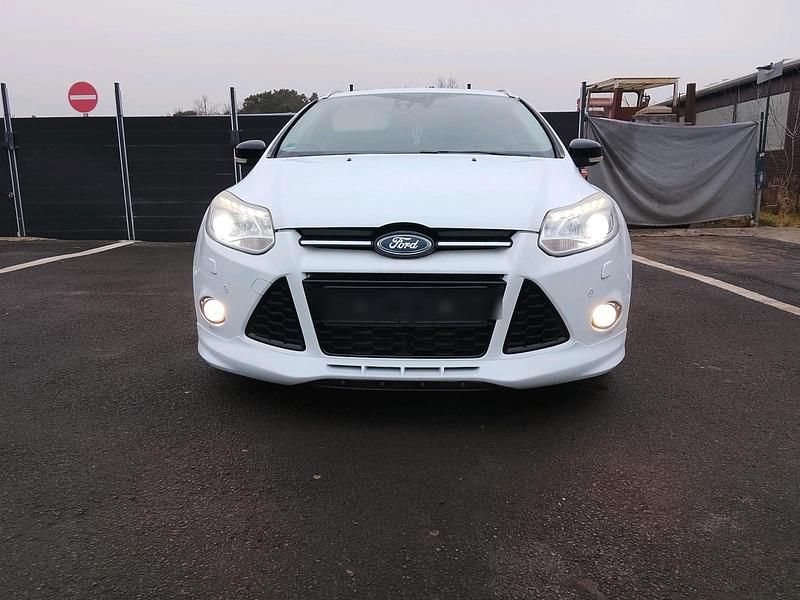 Gebraucht Ford Focus ST 183 PS (134 kW) 2012 Weiß Kombi