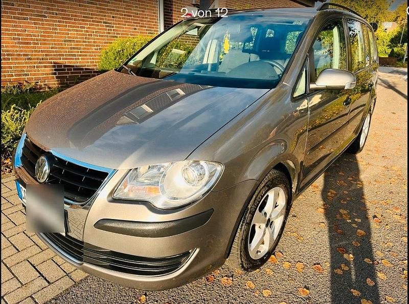 Grau Gebraucht 2008 VW Touran Van / Kleinbus | 5.900 € (Teuer) - Bild 1/4