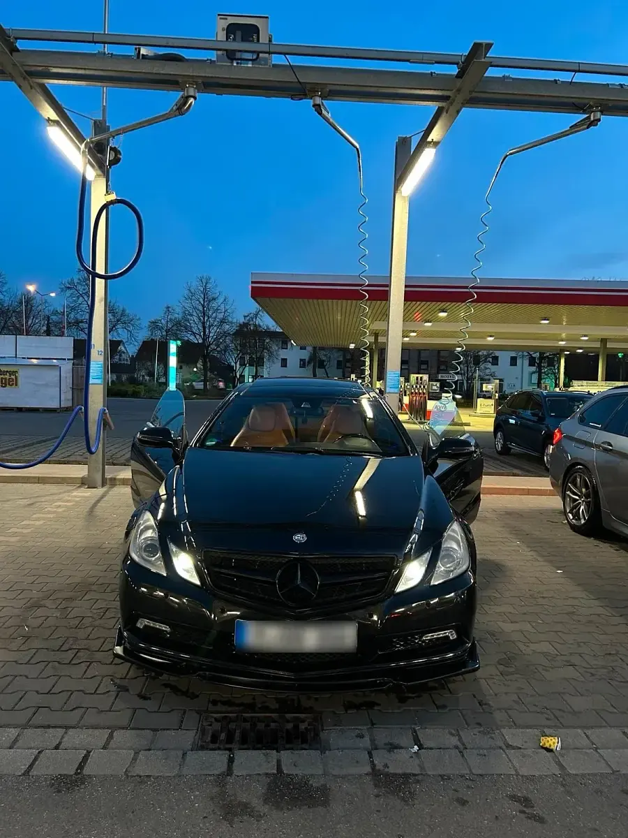Gebraucht Mercedes E350 AMG line 292 PS (214 kW) 2009 Schwarz Coupé