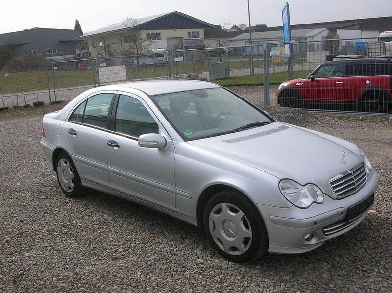 Gebraucht Mercedes C200 122 PS (89 kW) 2007 Silber Limousine