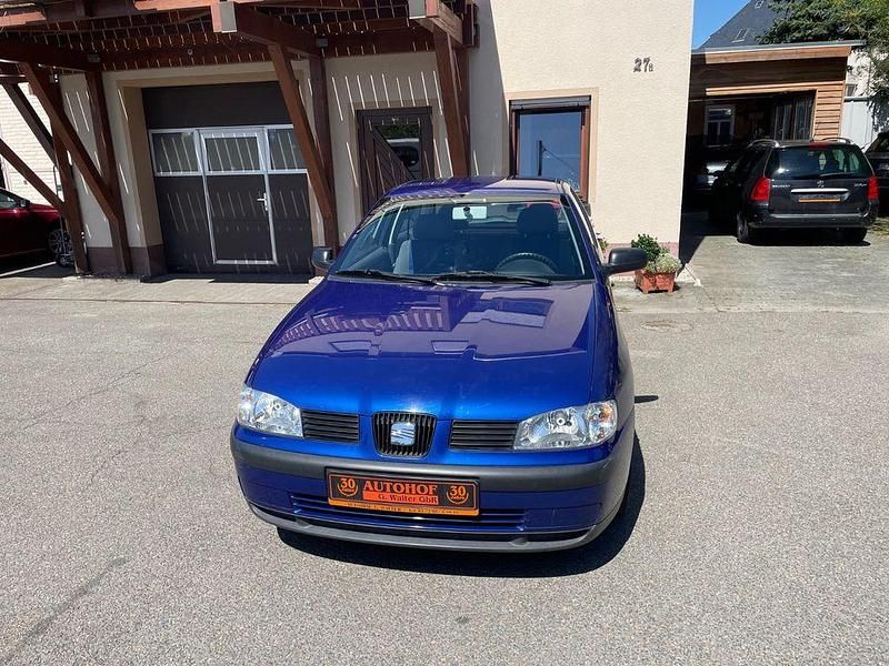 Blau Gebraucht 2002 Seat Ibiza Kleinwagen | 1.450 € (Fairer Preis) - Bild 1/4