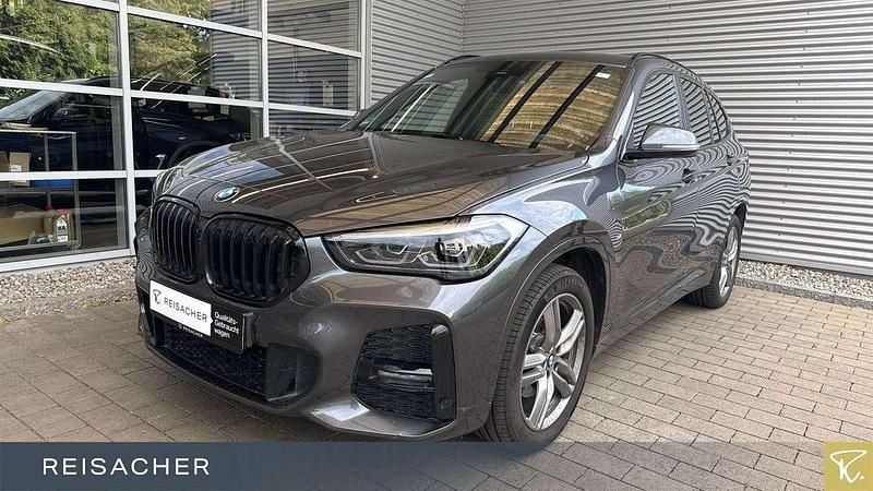 Mineralgrau metallic Gebraucht 2022 BMW X1 M Sport SUV | 27.349 € (Fairer Preis) - Bild 1/4
