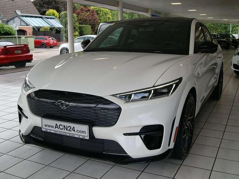Gebraucht Ford Mustang Mach-E GT 358 kW (487 PS) 2022 Star white platinium SUV