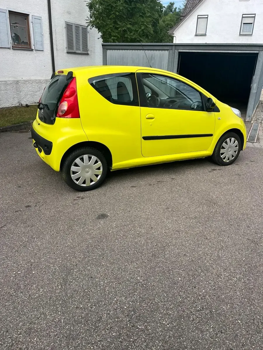 Gebraucht Peugeot 107 68 PS (50 kW) 2008 Gelb Kleinwagen