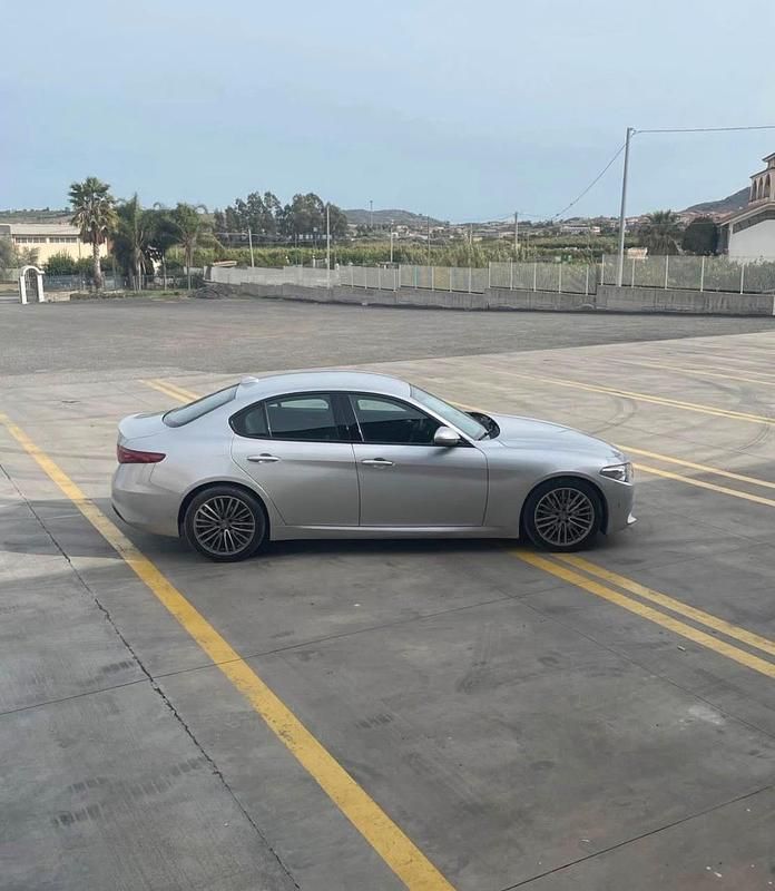 Second-hand Alfa Romeo Giulia 150 CP (110 kW) 2016 Gri Berlinǎ