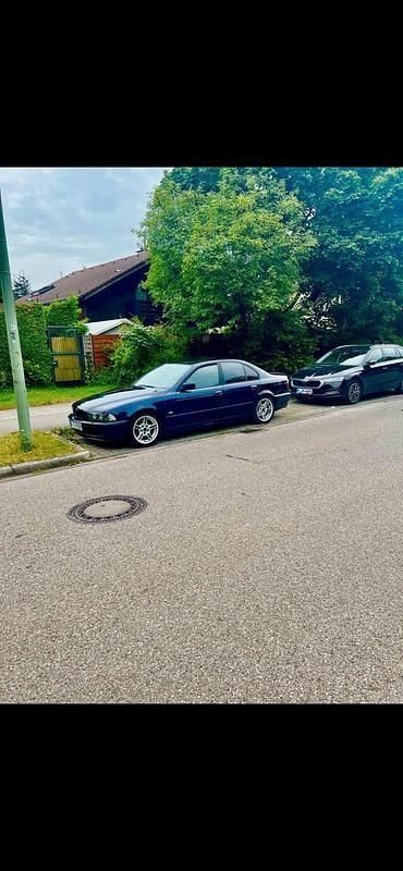 Blau Gebraucht 2001 BMW 530 Limousine | 6.500 € (Guter Preis) - Bild 1/4