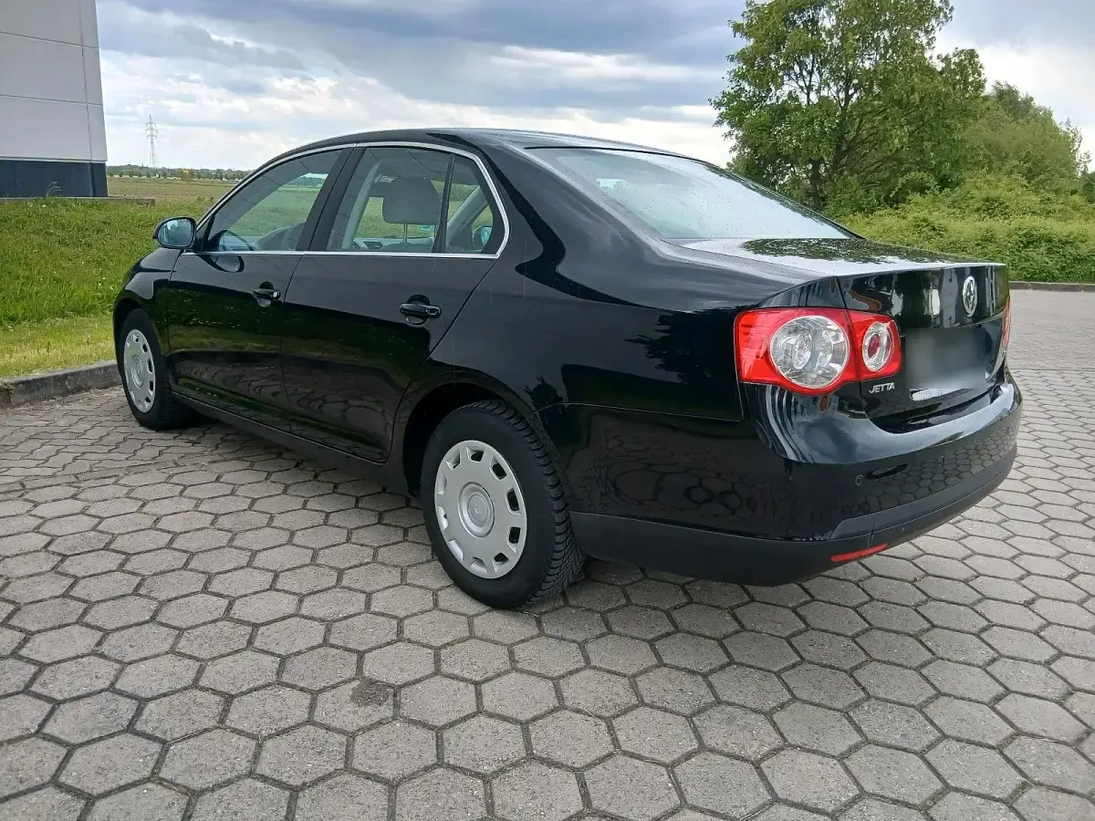 Gebraucht VW Jetta 116 PS (85 kW) 2006 Schwarz Limousine