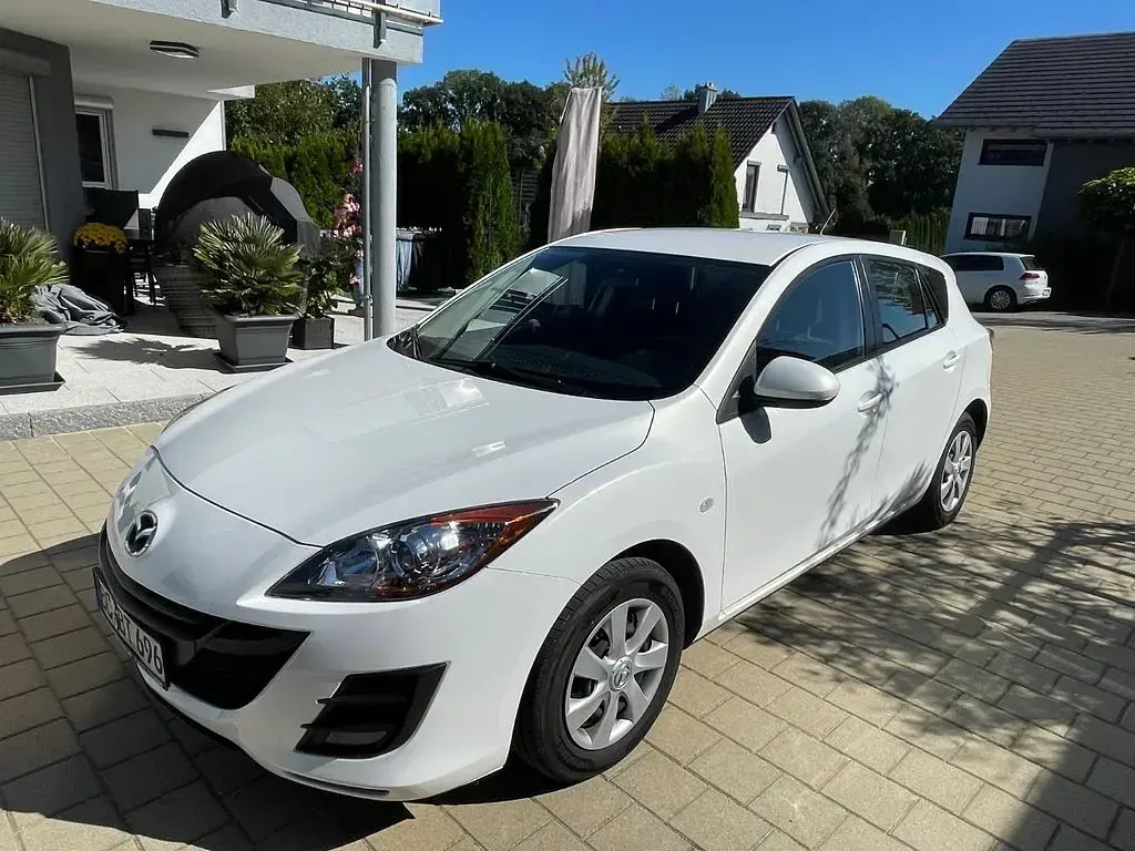 Gebraucht Mazda 3 Center-Line 105 PS (77 kW) 2012 Weiß Limousine