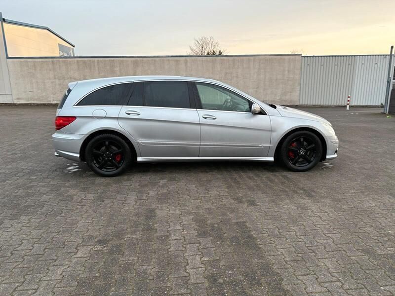 Silber Gebraucht 2006 Mercedes R500 AMG Van / Kleinbus | 9.500 € - Bild 1/4