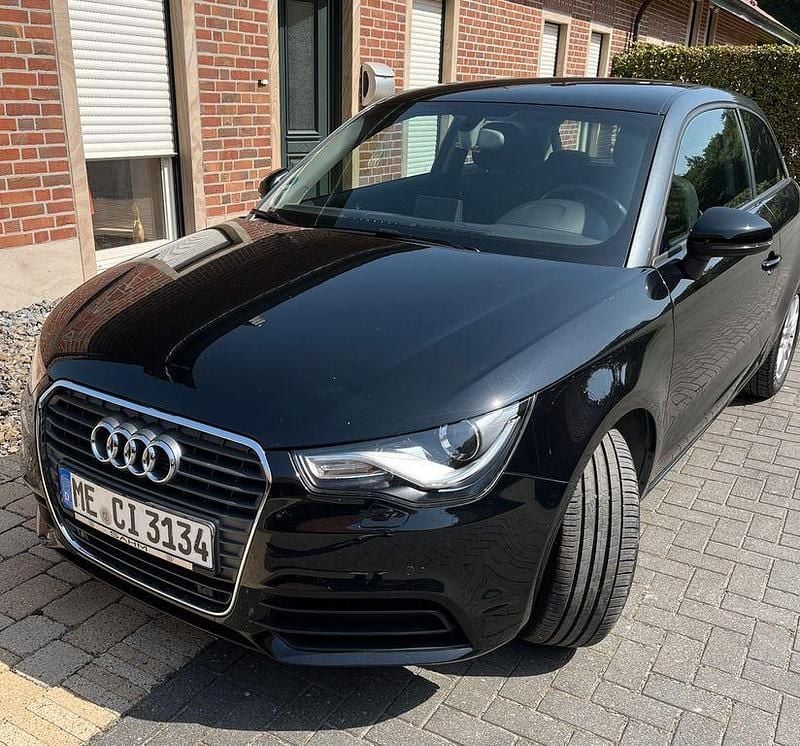 Schwarz Gebraucht 2012 Audi A1 Sport Kleinwagen | 8.990 € (Guter Preis) - Bild 1/4