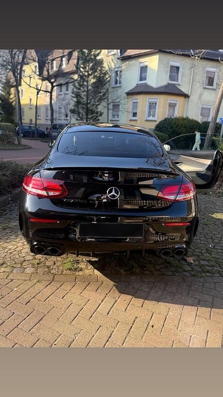 Gebraucht Mercedes C400 333 PS (244 kW) 2021 Schwarz Coupé