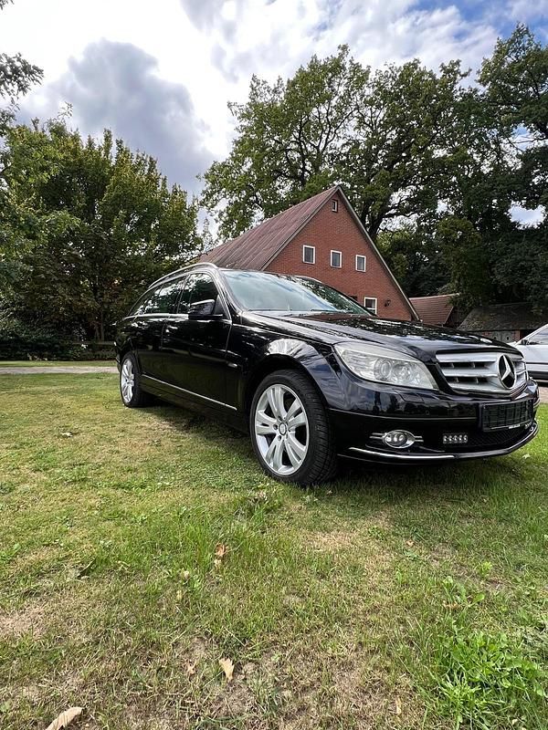 Schwarz Gebraucht 2009 Mercedes C350 Kombi | 5.500 € (Fairer Preis) - Bild 1/4