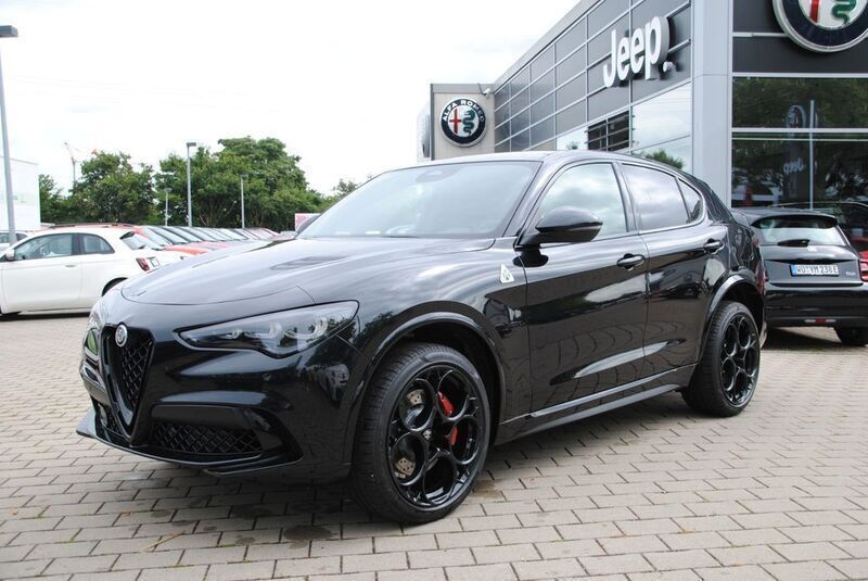 Schwarz Neu 2024 Alfa Romeo Stelvio Quadrifoglio SUV | 99.990 € (Teuer) - Bild 1/4