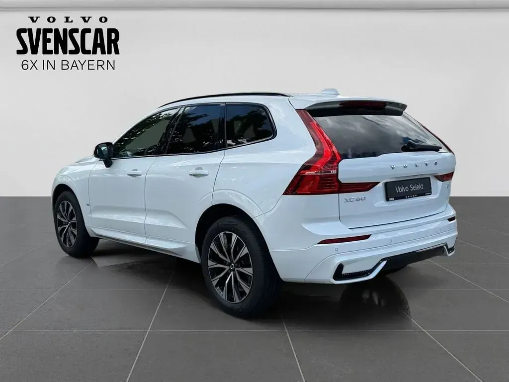 Gebraucht Volvo XC60 Plus 197 PS (144 kW) 2022 Weiss SUV