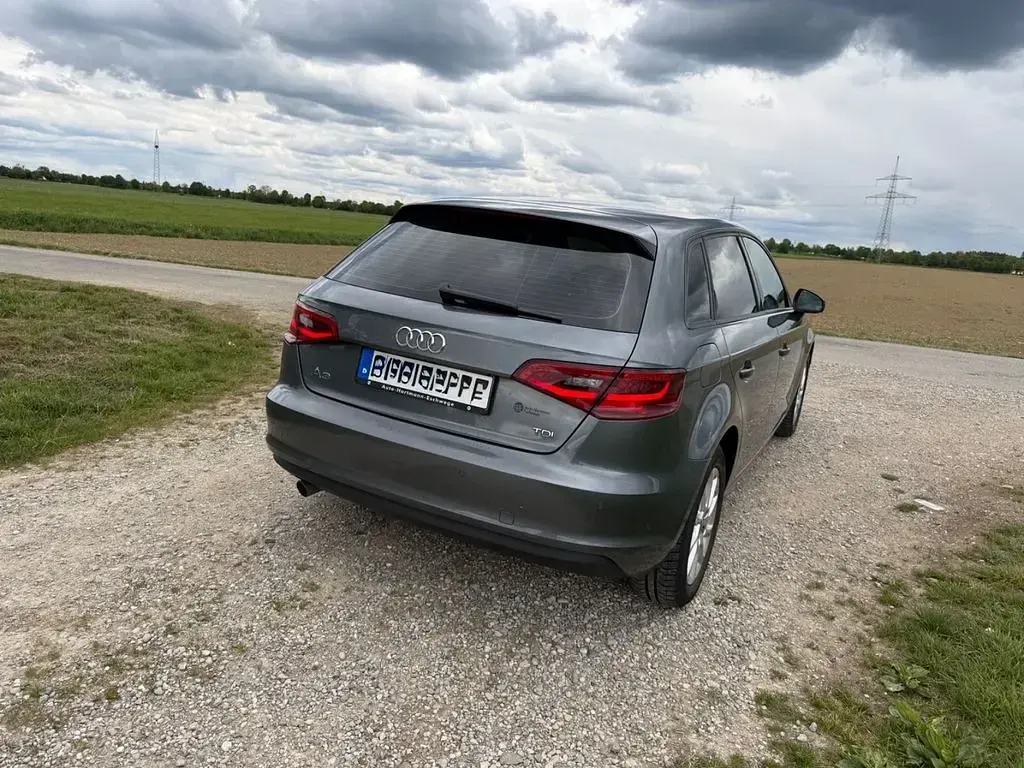 Gebraucht Audi A3 Ambiente 110 PS (80 kW) 2015 Grau Limousine