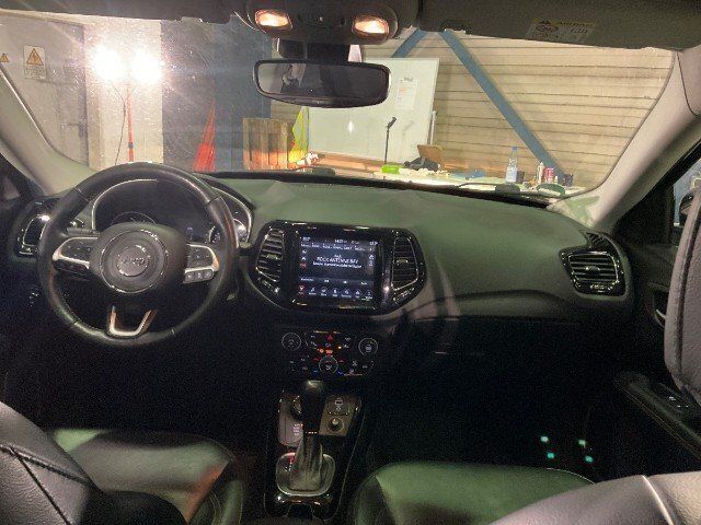 Gebraucht Jeep Compass Limited 170 PS (125 kW) 2018 Schwarz metallic SUV