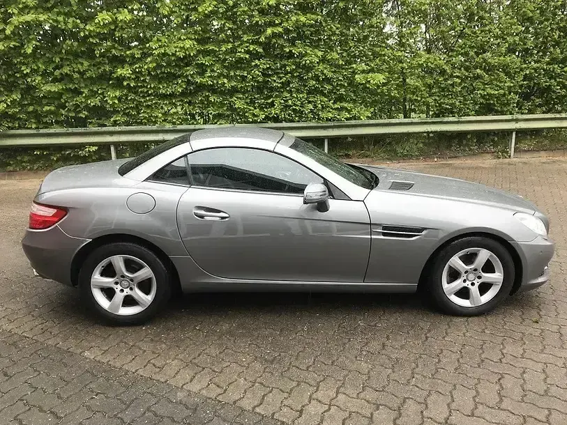 Gebraucht Mercedes SLK200 184 PS (135 kW) 2012 Palladiumsilber  metalliclack Cabrio