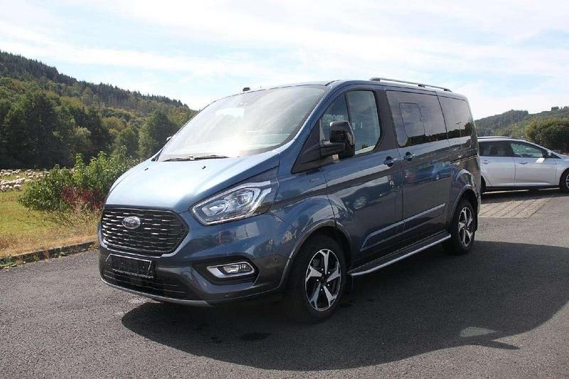 Second-hand Ford Transit Custom Active 131 CP (96 kW) 2023 Albastru Monovolum