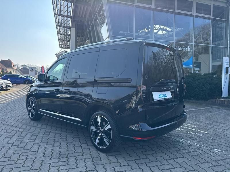 Gebraucht VW Caddy Style 122 PS (89 kW) 2023 Schwarz Van / Kleinbus