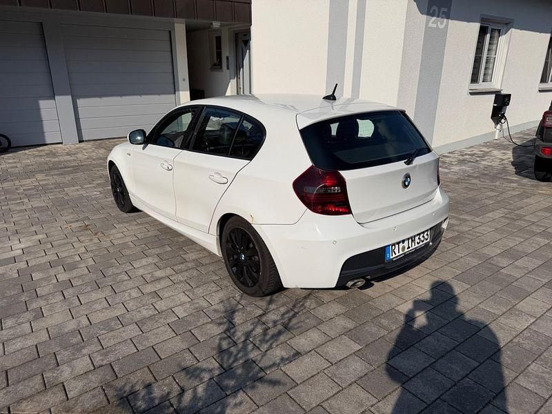 Gebraucht BMW 118 143 PS (105 kW) 2011 Weiß Kleinwagen