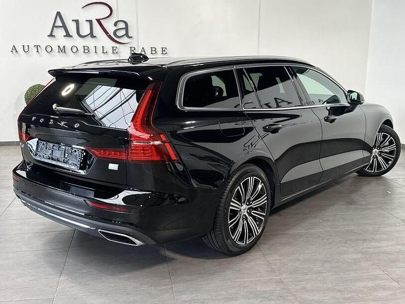Gebraucht Volvo V60 Plus 398 PS (292 kW) 2022 Black solid stone Kombi