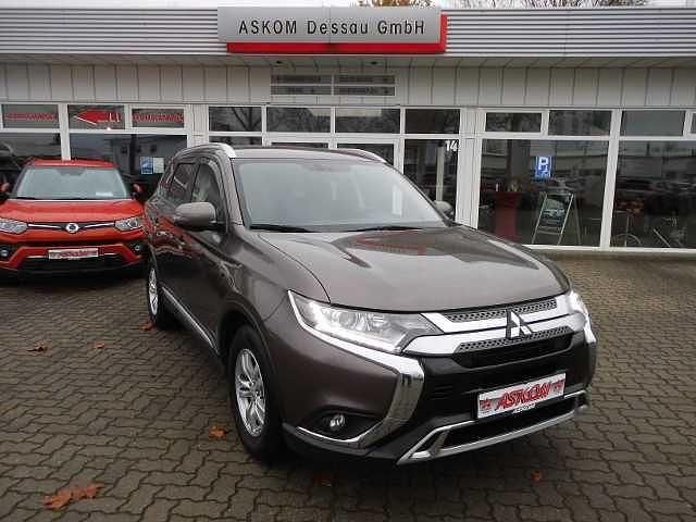 Braun Gebraucht 2021 Mitsubishi Outlander Spirit SUV | 20.980 € (Fairer Preis) - Bild 1/4