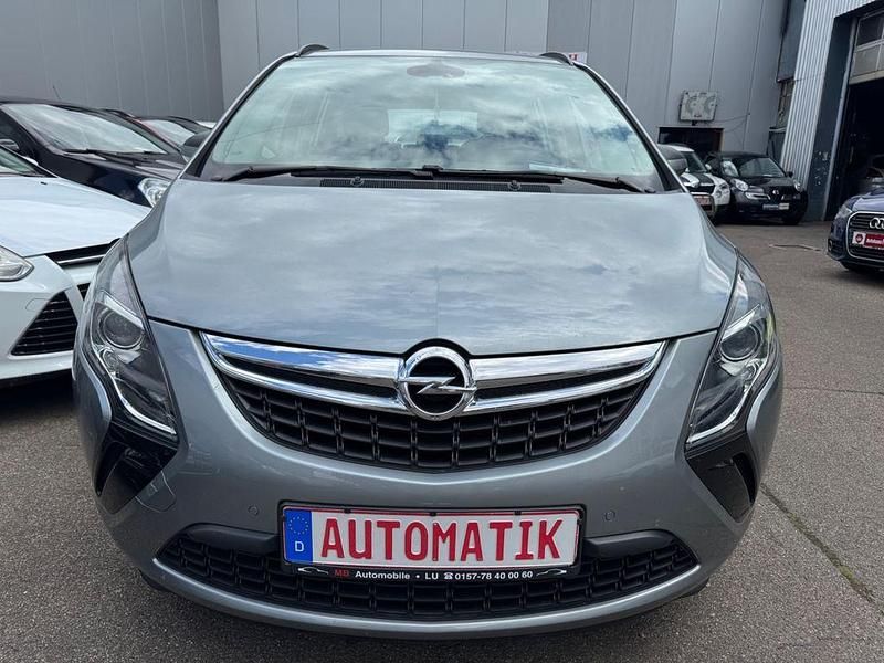 Silber Gebraucht 2014 Opel Zafira Tourer Edition Van / Kleinbus | 12.490 € (Etwas zu teuer) - Bild 1/4