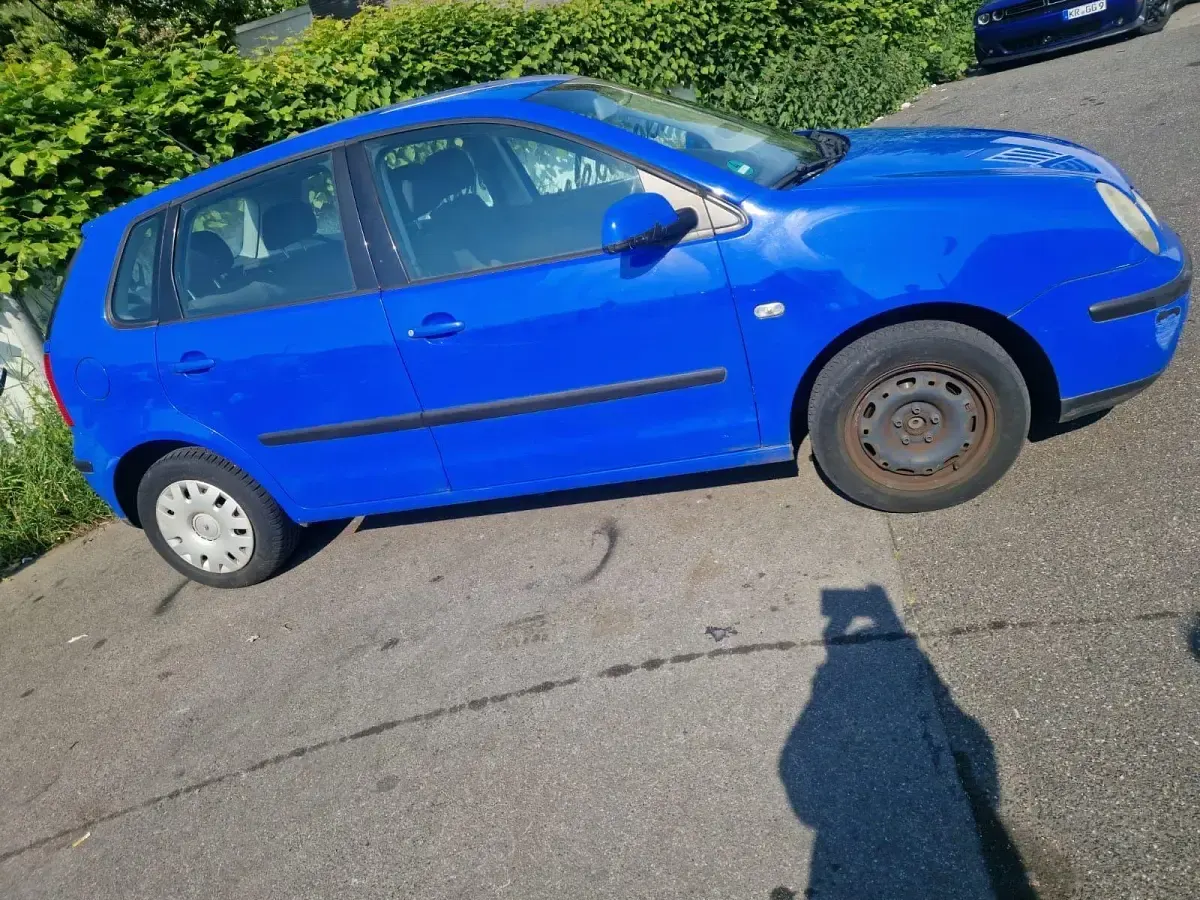 Używany VW Polo Basis 64 KM (47 kW) 2002 Niebieski Sedan/Limuzyna