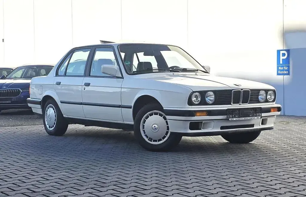 Gebraucht BMW 316 102 PS (75 kW) 1989 Weiß Limousine