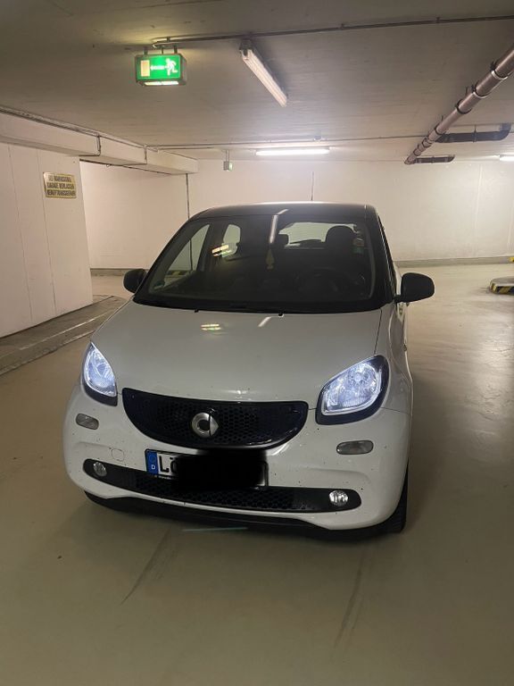 Weiß Gebraucht 2017 Smart ForFour Limousine | 6.000 € (Fairer Preis) - Bild 1/4