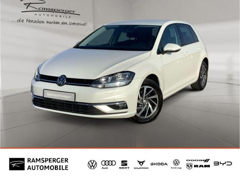 Gebraucht VW Golf VII Sound 150 PS (110 kW) 2018 Weiß (oryxwhite perlmutteffekt) Limousine