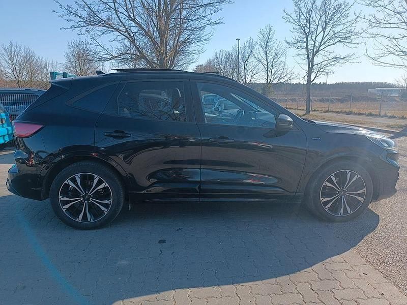 Gebraucht Ford Kuga ST-Line X 224 PS (164 kW) 2021 Schwarz SUV