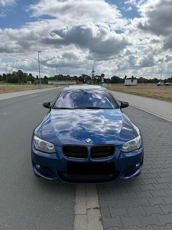 Blau Gebraucht 2011 BMW 335 M Sport Coupé | 16.470 € (Guter Preis) - Bild 1/4