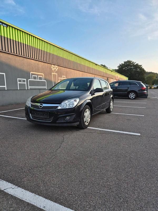 Schwarz Gebraucht 2007 Opel Astra Kleinwagen | 2.650 € (Fairer Preis) - Bild 1/4