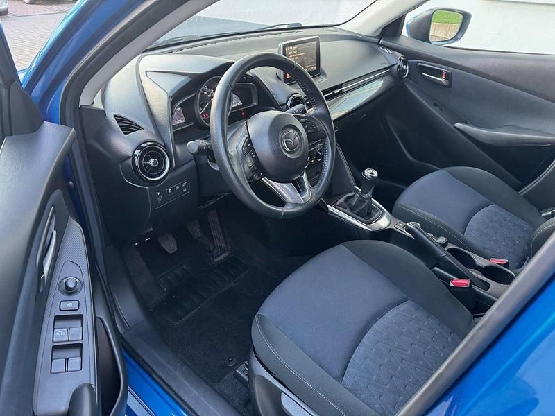 Gebraucht Mazda 2 Exclusive-Line 90 PS (66 kW) 2015 Blau Kleinwagen
