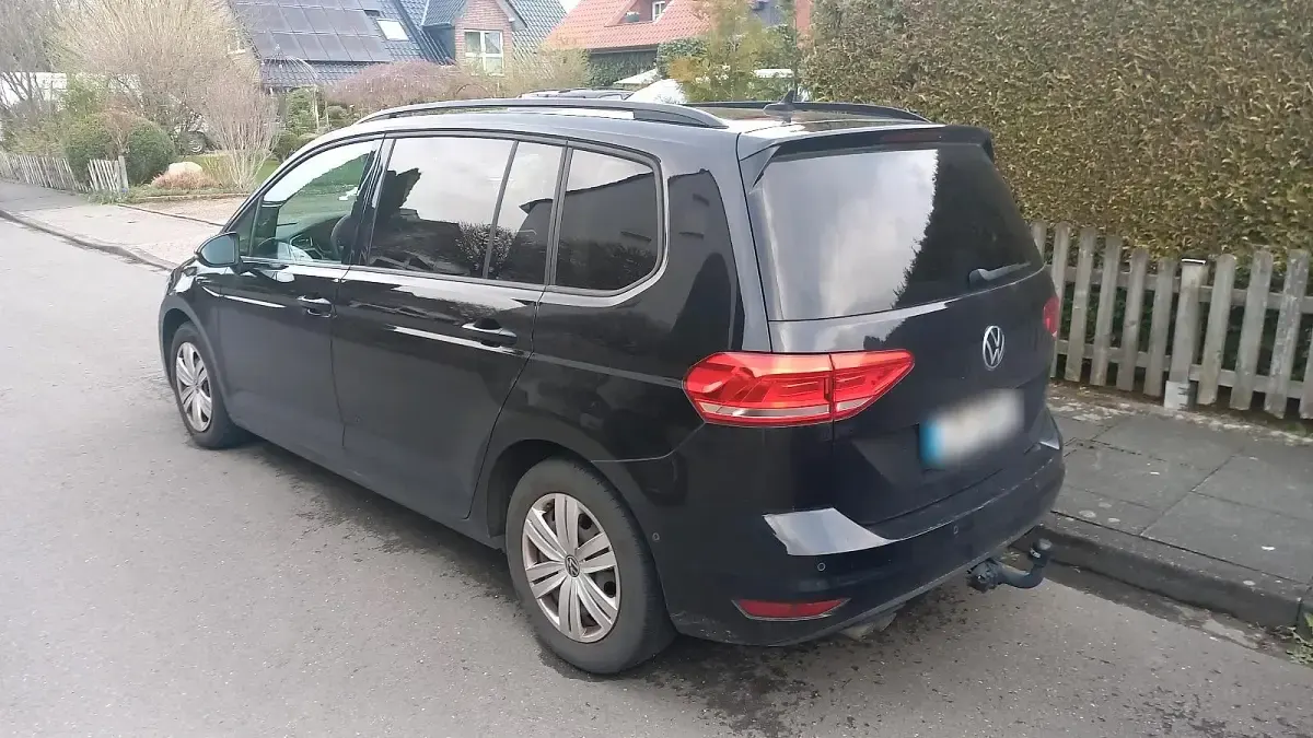 Gebraucht VW Touran 150 PS (110 kW) 2021 Schwarz Van / Kleinbus