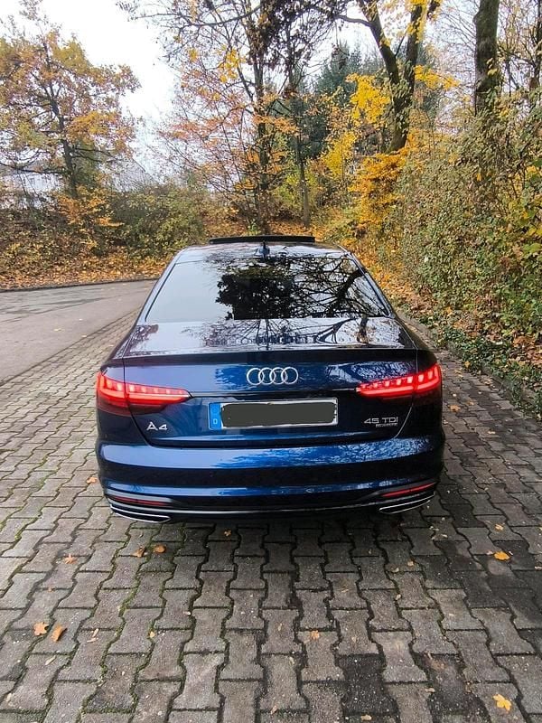 Blau Gebraucht 2020 Audi A4 Limousine | 23.500 € (Superpreis) - Bild 1/4