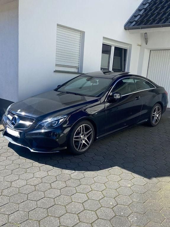 Gebraucht Mercedes E200 AMG line 184 PS (135 kW) 2016 Schwarz Coupé