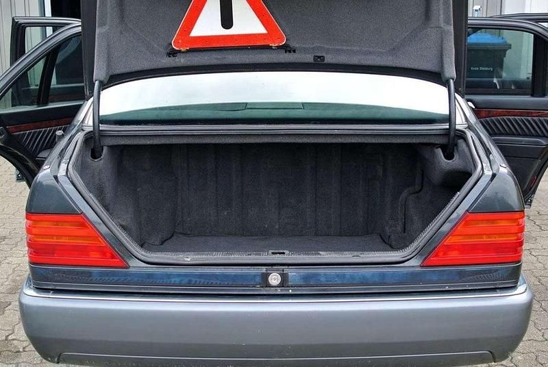 Gebraucht Mercedes S420 279 PS (205 kW) 1993 Schwarz Limousine